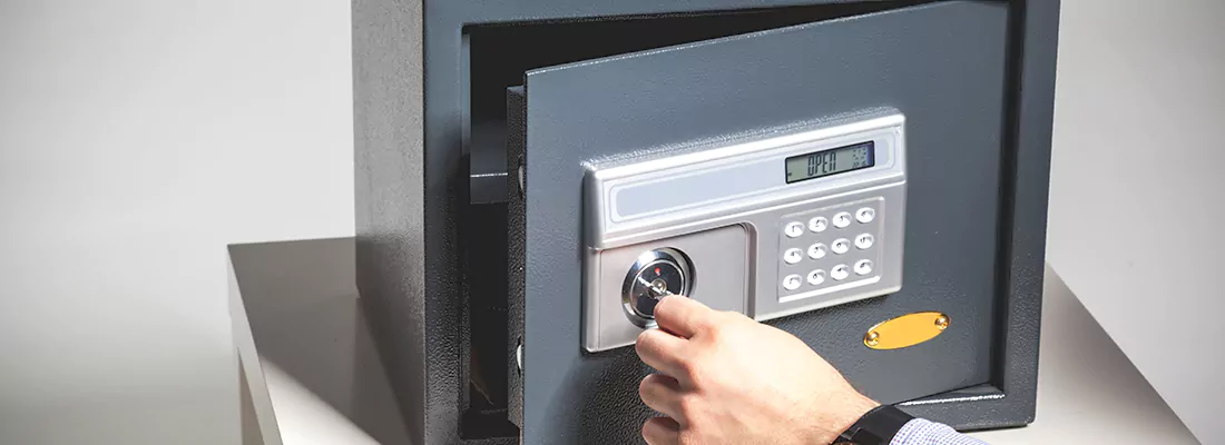 Safe Opening Repair in Lake Magdalene